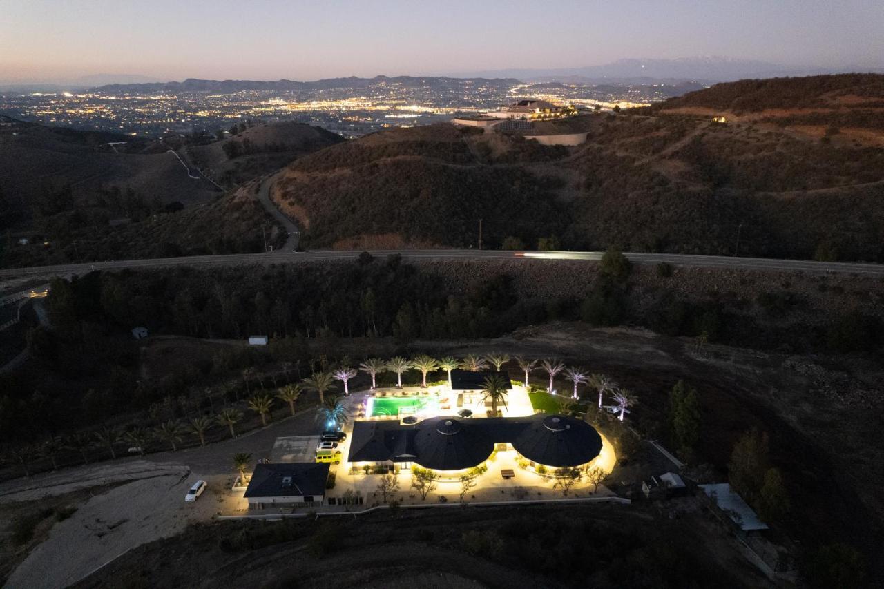 Iron Mansion Private Resort-Event Space 12000 Ft! 테메큘라 외부 사진