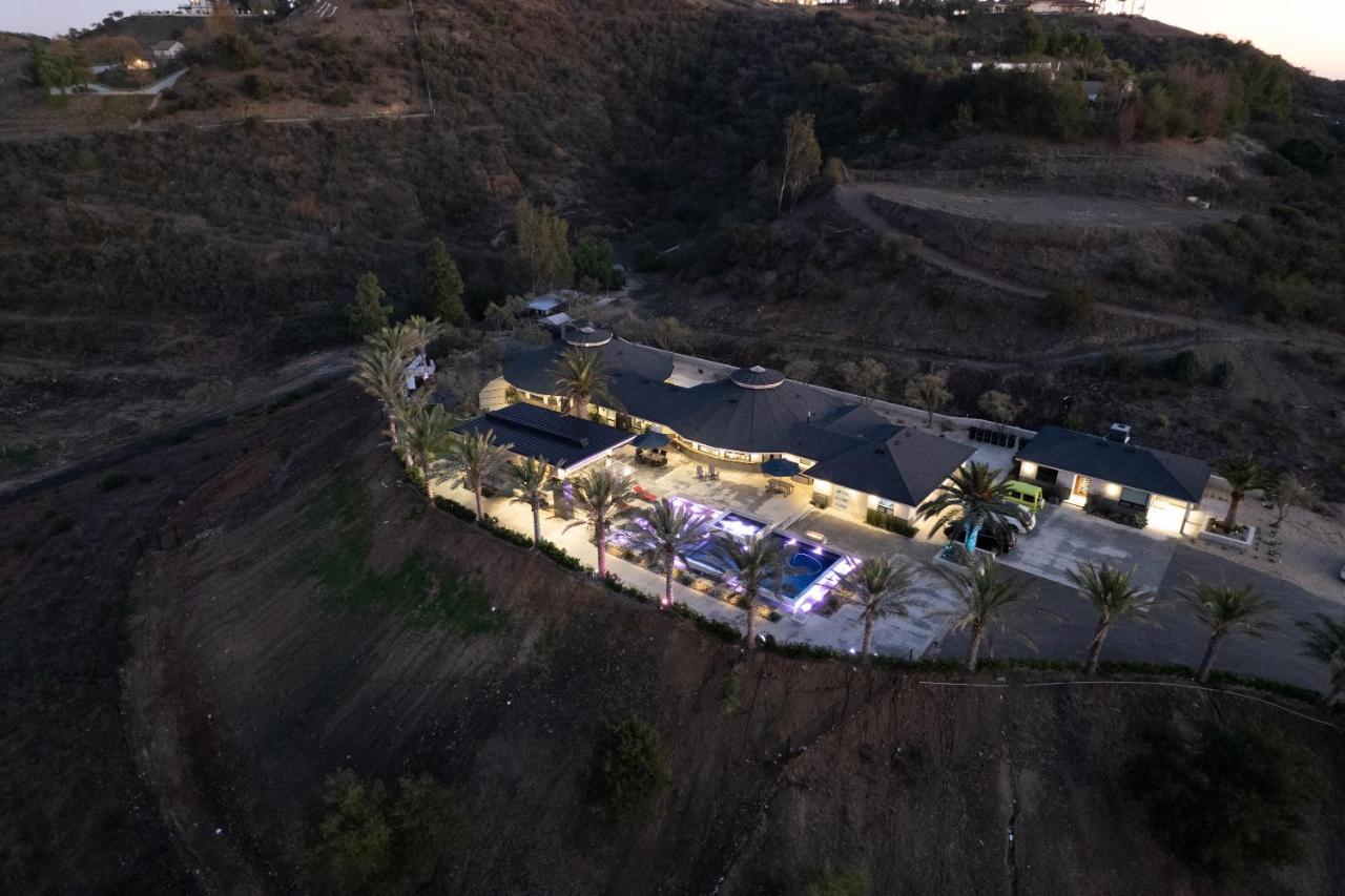 Iron Mansion Private Resort-Event Space 12000 Ft! 테메큘라 외부 사진