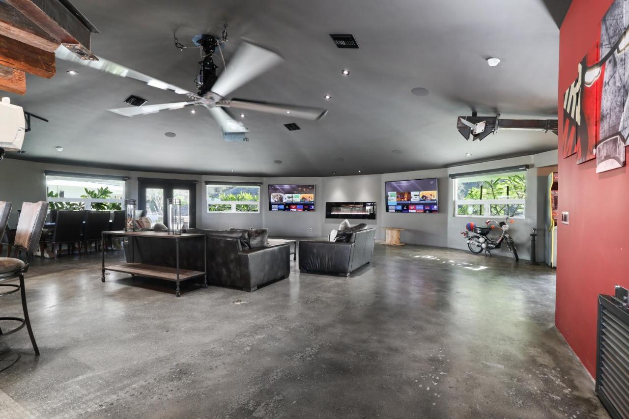 Iron Mansion Private Resort-Event Space 12000 Ft! 테메큘라 외부 사진