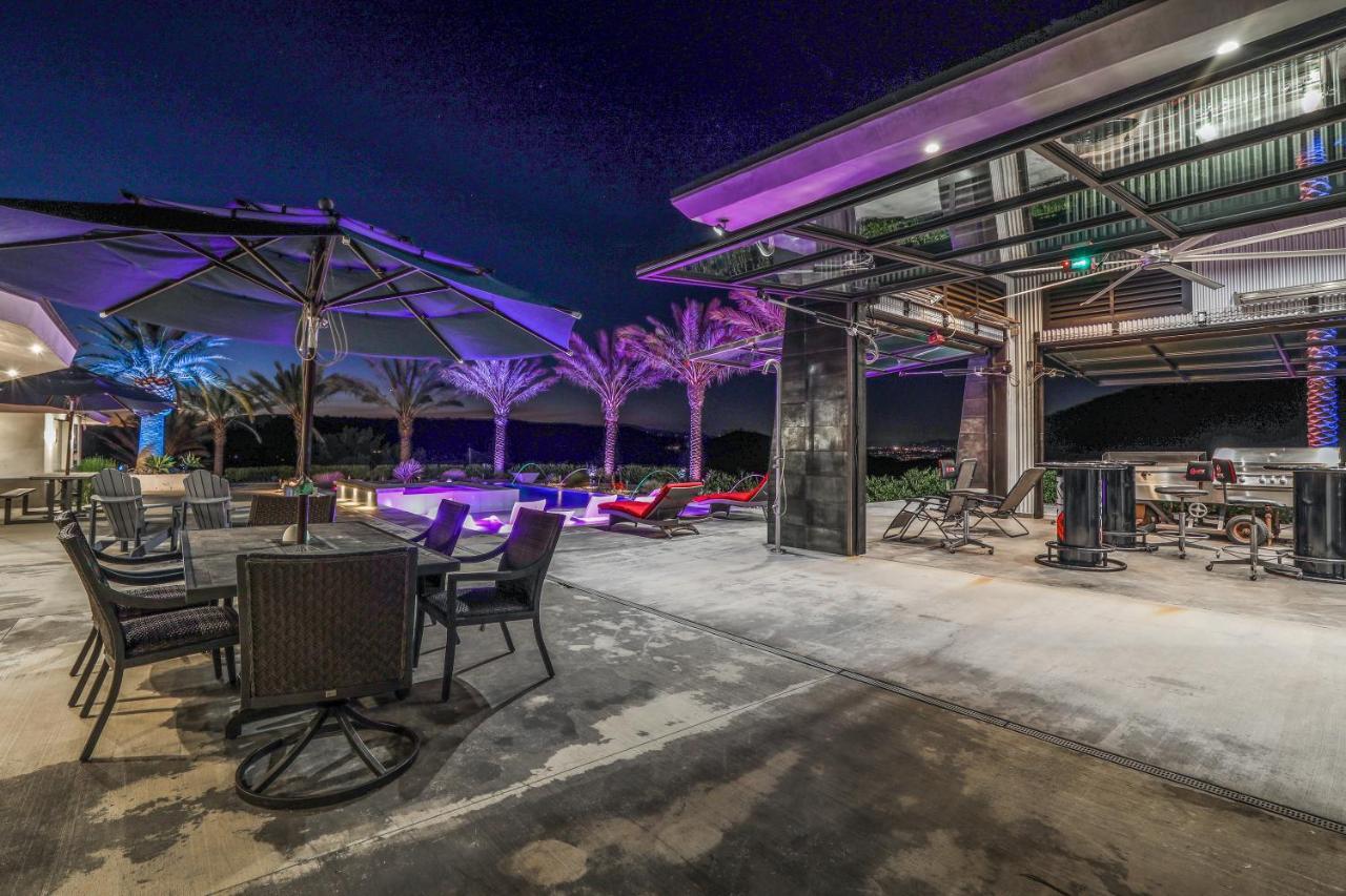 Iron Mansion Private Resort-Event Space 12000 Ft! 테메큘라 외부 사진
