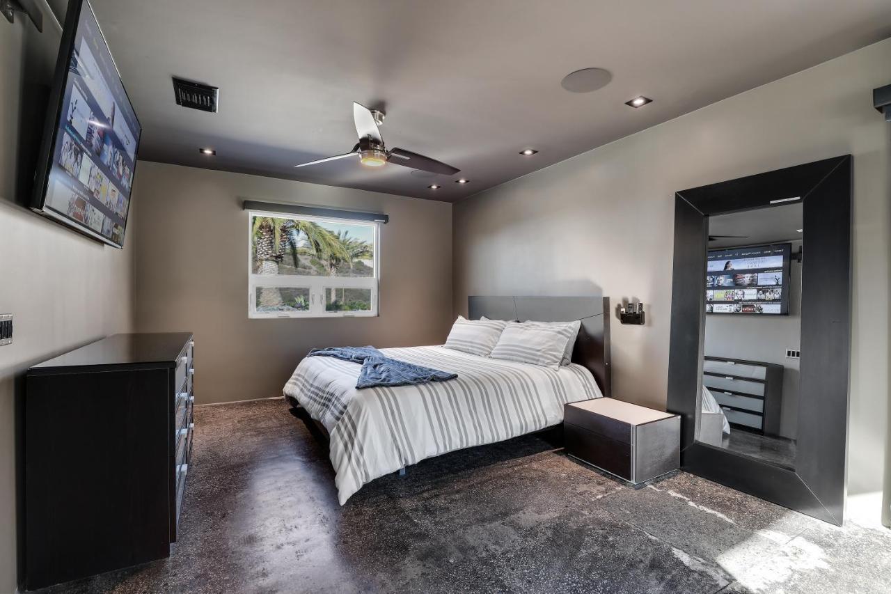 Iron Mansion Private Resort-Event Space 12000 Ft! 테메큘라 외부 사진