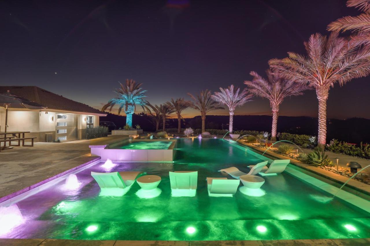Iron Mansion Private Resort-Event Space 12000 Ft! 테메큘라 외부 사진