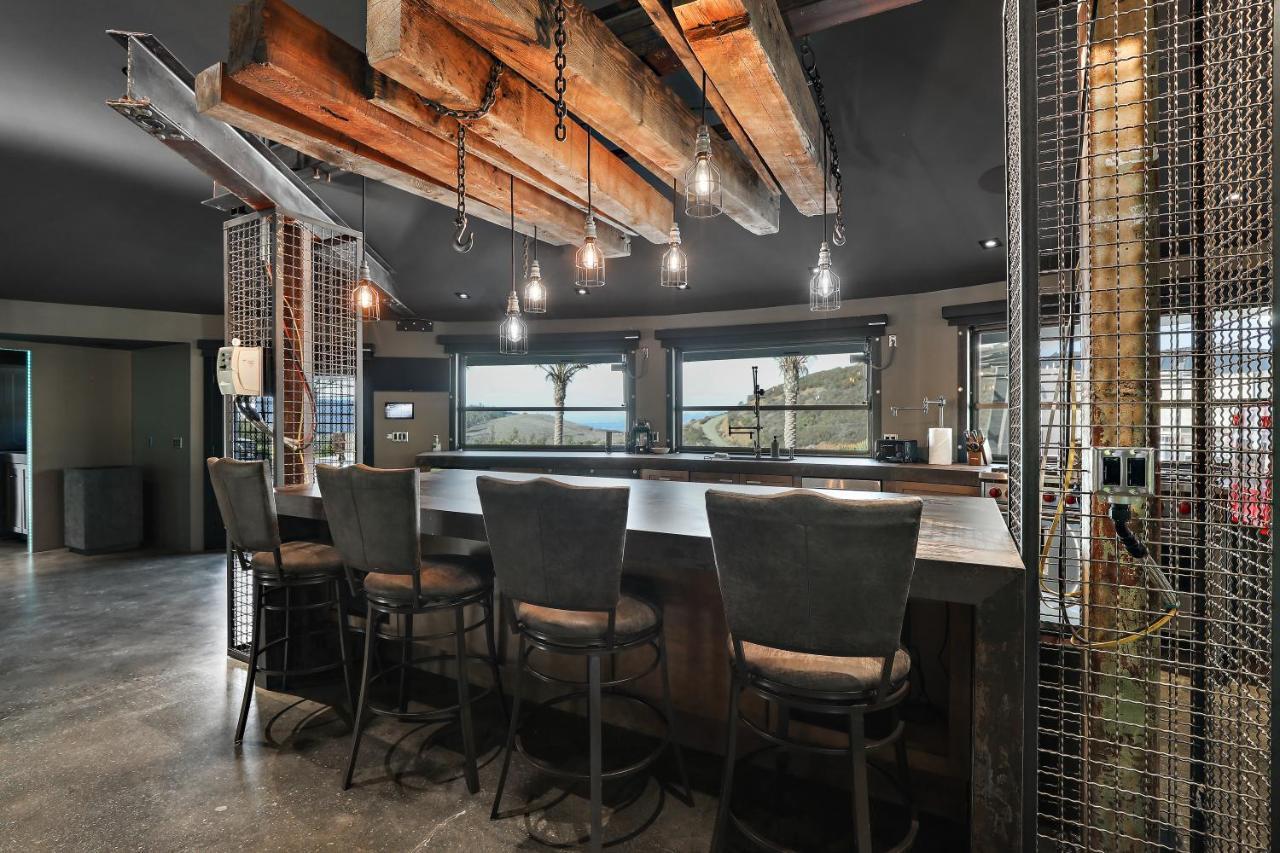 Iron Mansion Private Resort-Event Space 12000 Ft! 테메큘라 외부 사진