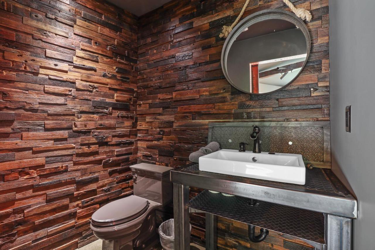 Iron Mansion Private Resort-Event Space 12000 Ft! 테메큘라 외부 사진