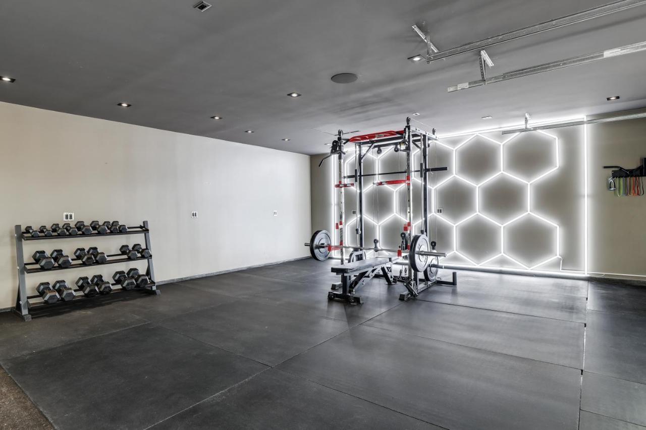 Iron Mansion Private Resort-Event Space 12000 Ft! 테메큘라 외부 사진