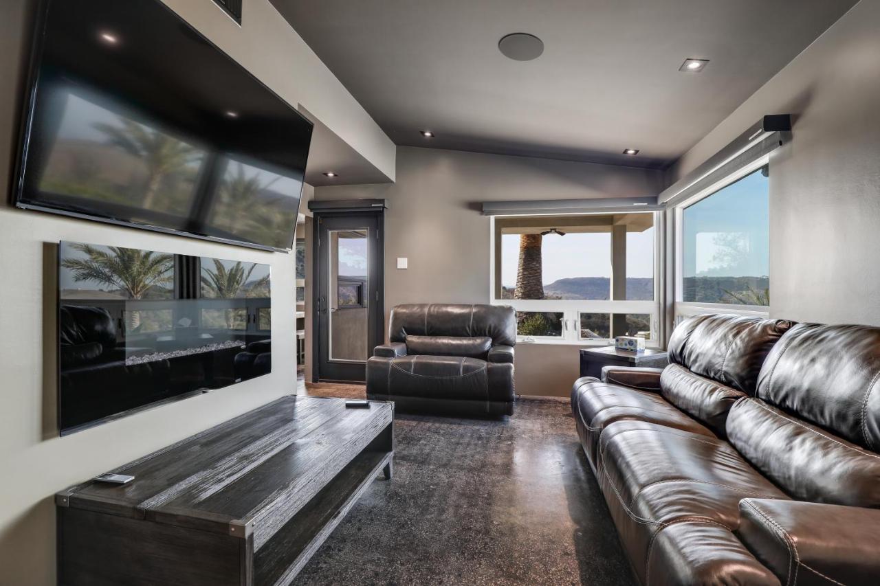 Iron Mansion Private Resort-Event Space 12000 Ft! 테메큘라 외부 사진